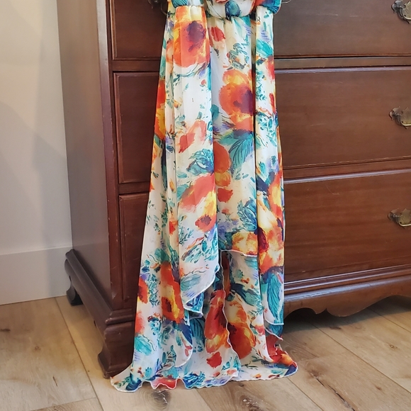 Beautiful Flowy High Low Dress - Picture 3 of 5